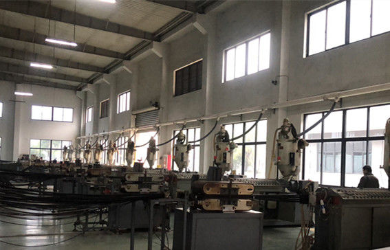 Suzhou Polywell Engineering Plastics Co.,Ltd lini produksi produsen